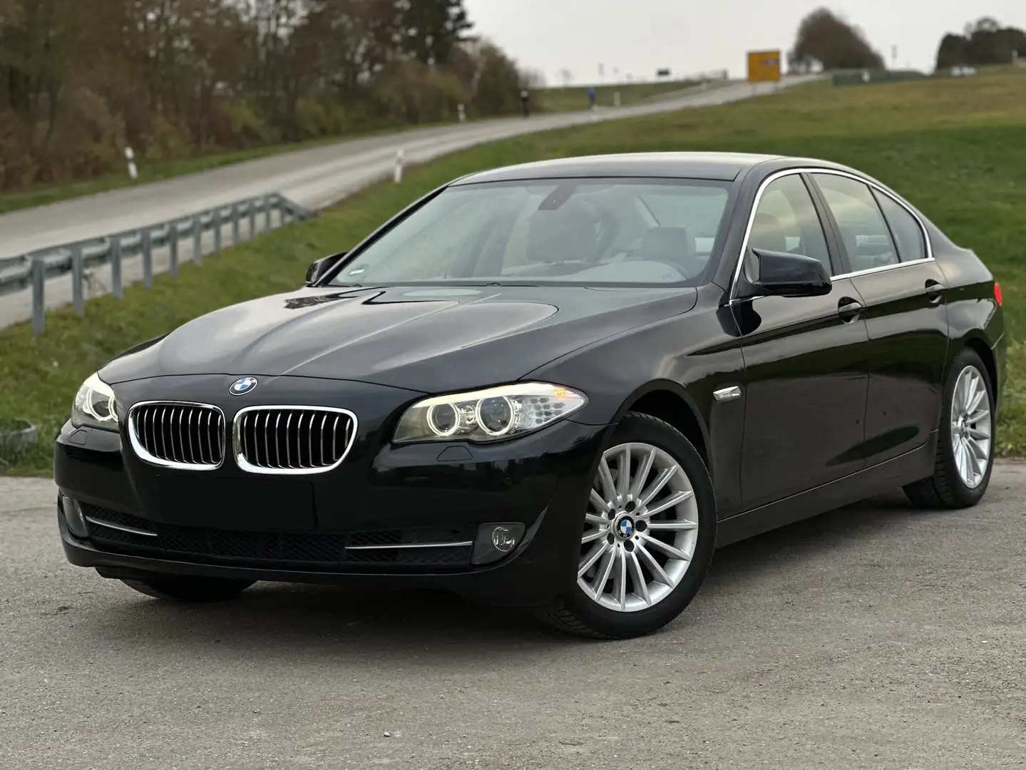 BMW 523 i F10 *M-Lenkrad*Sportsitze*Vollleder*Xenon*Navi* Negro - 1