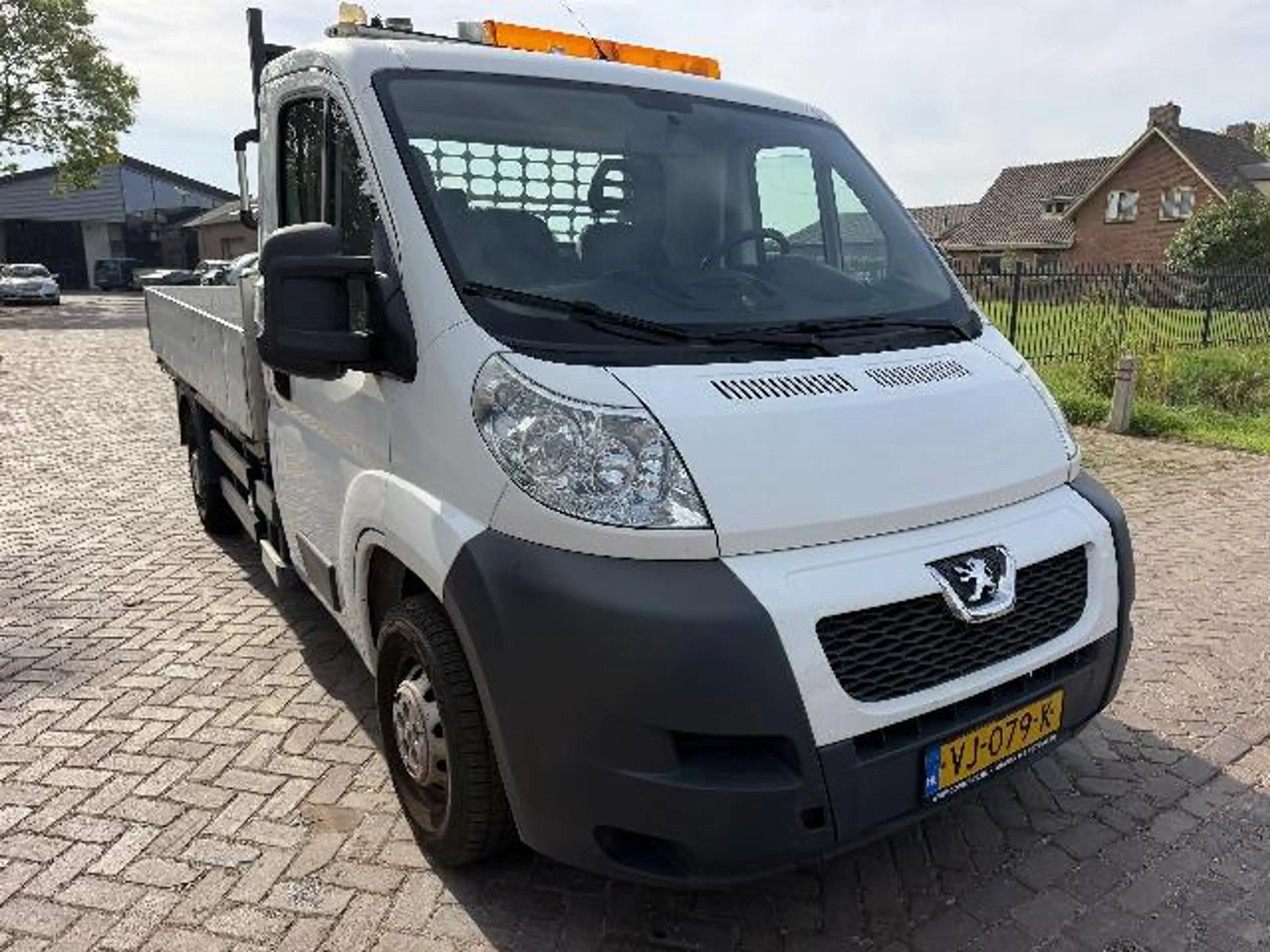 Peugeot Boxer 335 2.2 HDI L2 — photo 4