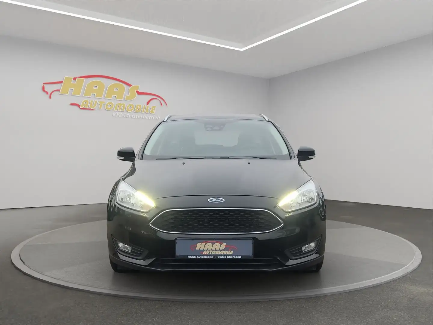 Ford Focus Turnier Cool&Connect *Tempomat*Bluetooth* Zwart - 2