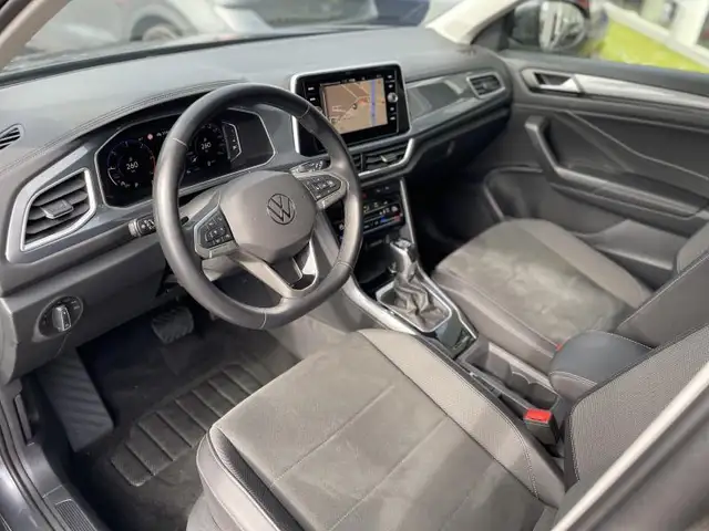 Volkswagen T-Roc view 6