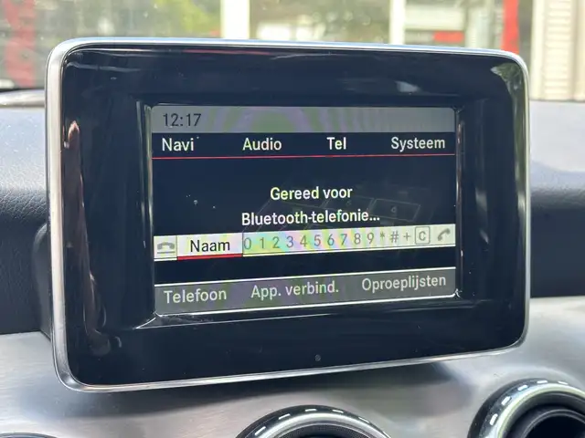 Mercedes-Benz Gla view 12