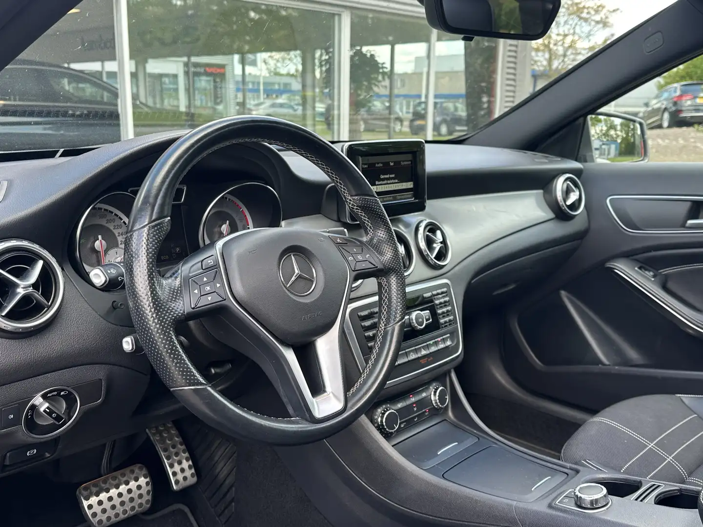 Mercedes-Benz GLA 200 Ambition | Panodak | Camera | Xenon | Navi Grijs - 2