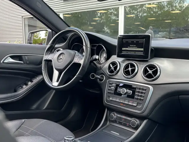 Mercedes-Benz Gla view 6