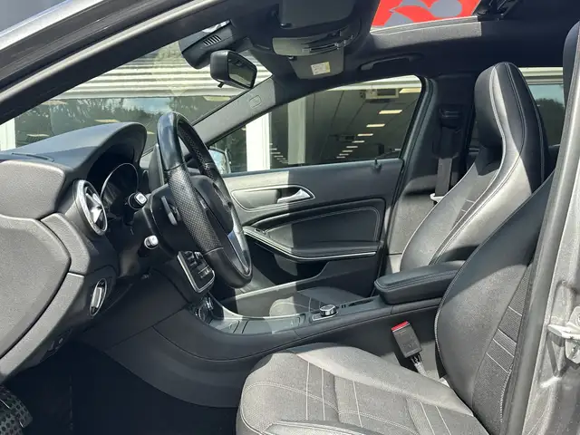 Mercedes-Benz Gla view 8