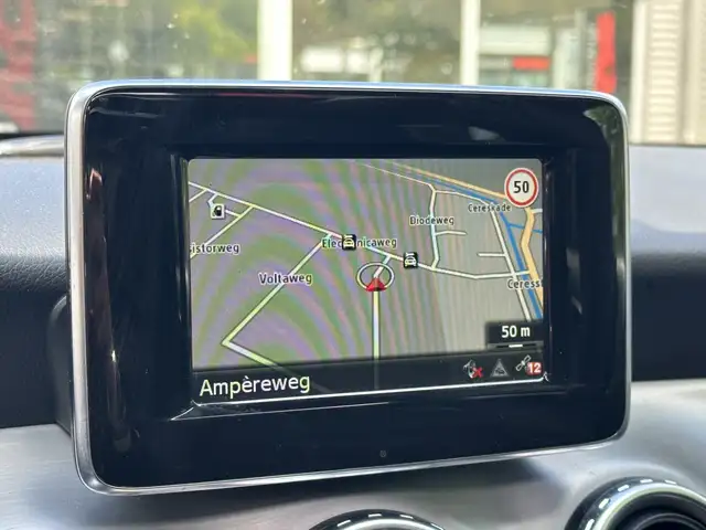 Mercedes-Benz Gla view 11