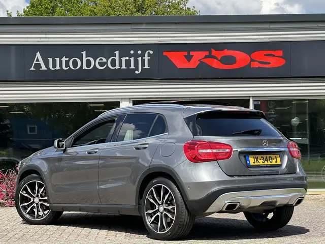 Mercedes-Benz Gla view 3