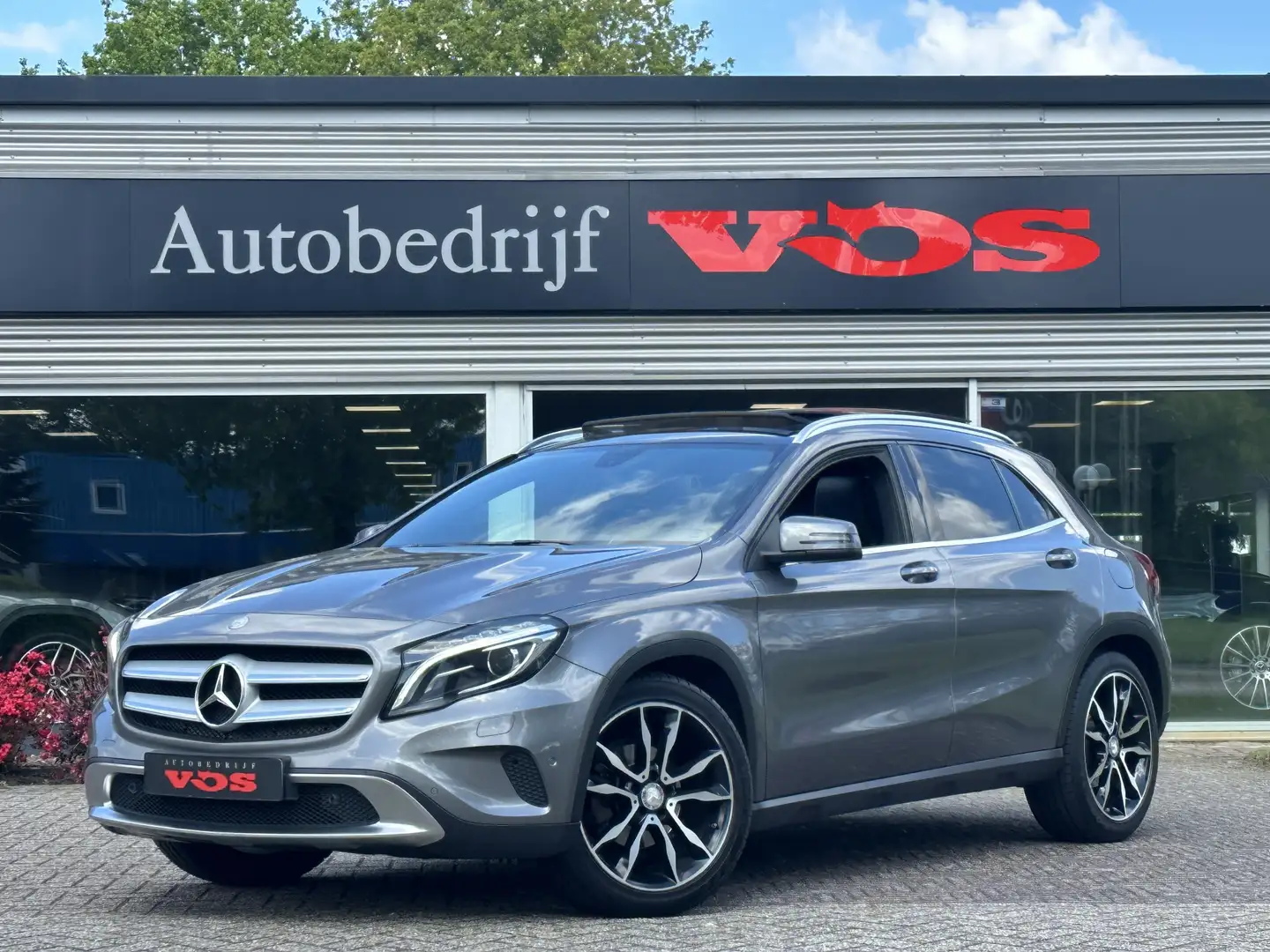 Mercedes-Benz GLA 200 Ambition | Panodak | Camera | Xenon | Navi Grijs - 1