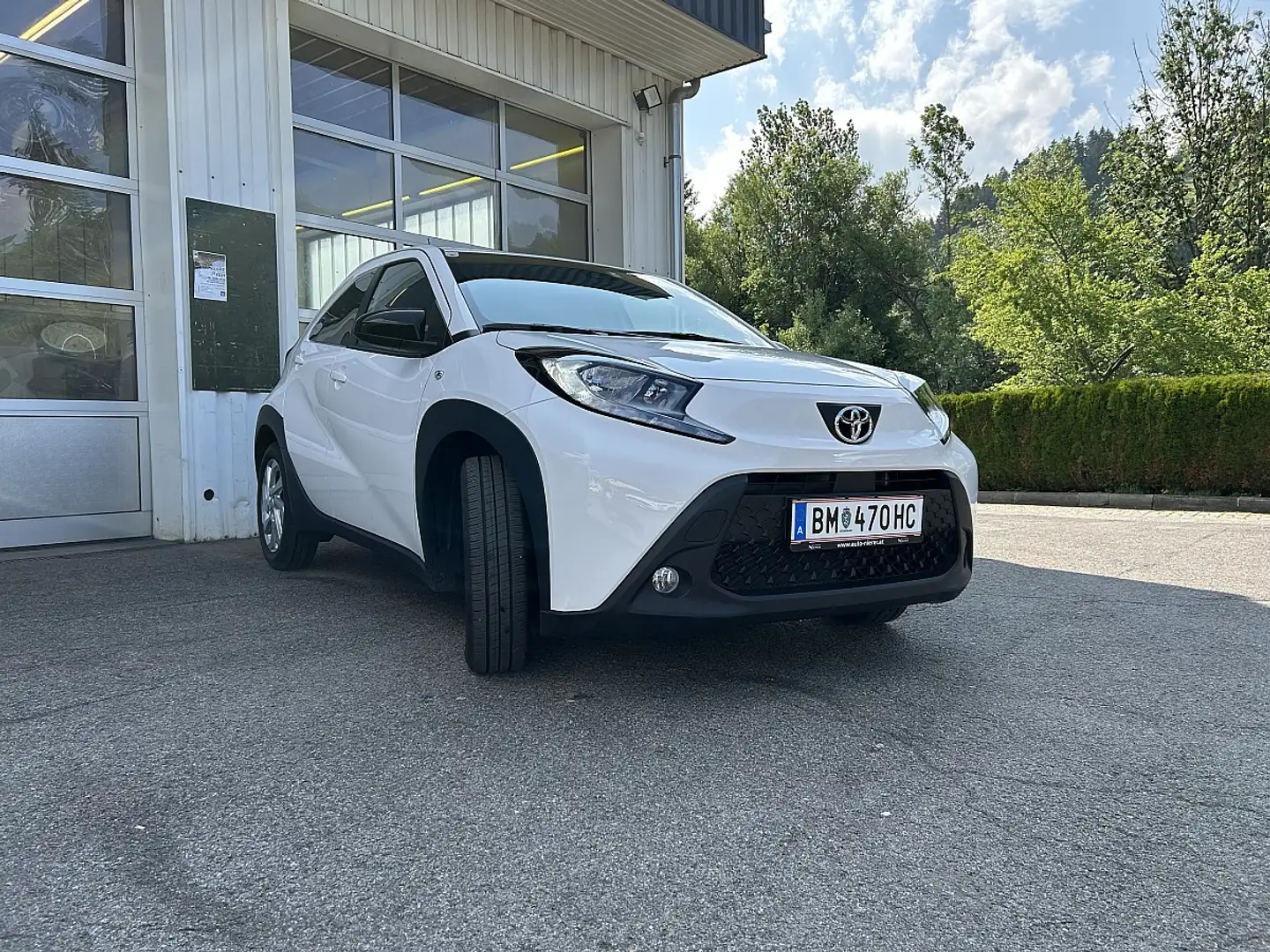 Toyota Aygo X 1,0 VVT-i Play Weiß - 2