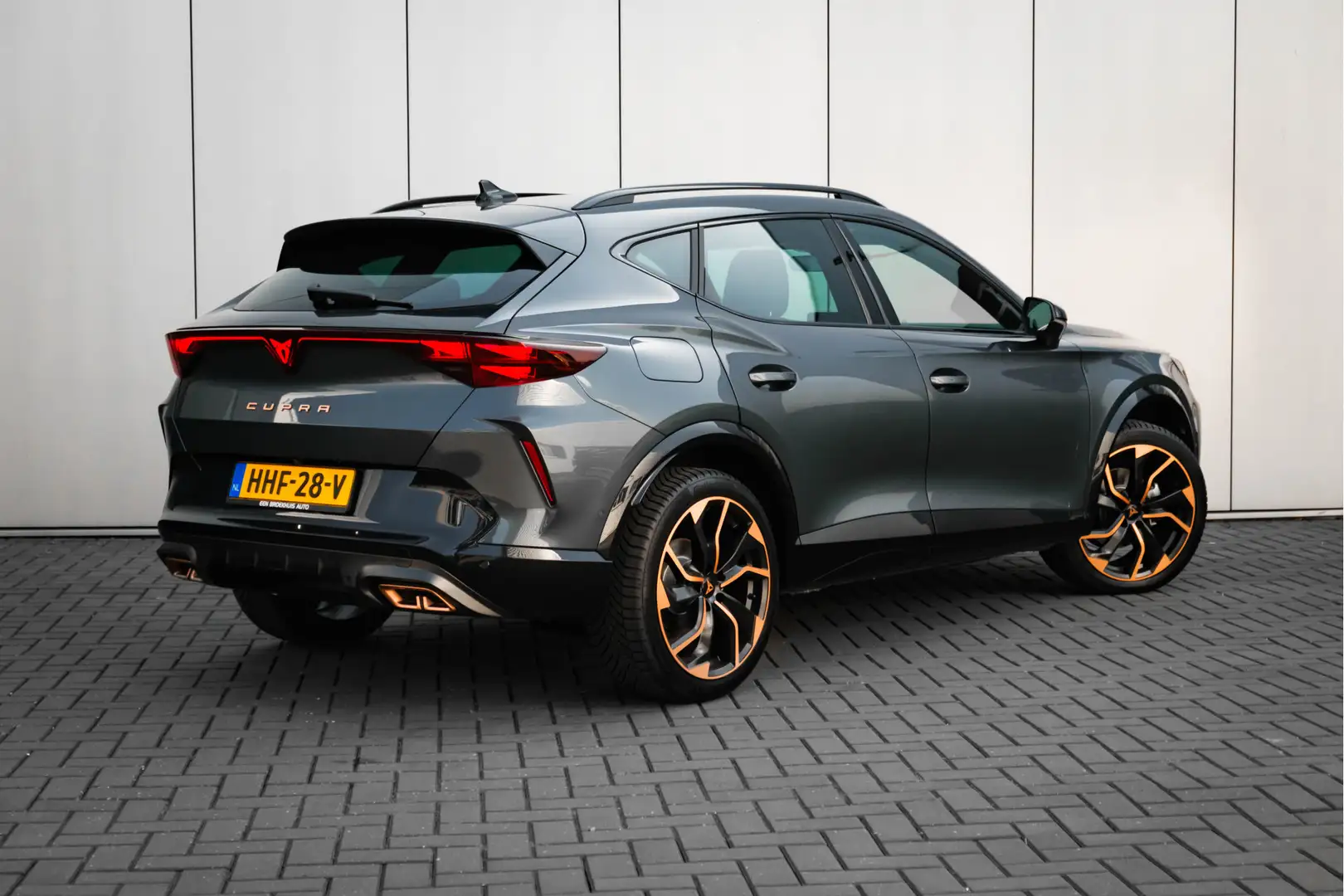 CUPRA Formentor 1.5 TSI e-Hybrid Business | Ambient light | Senhei Grijs - 2