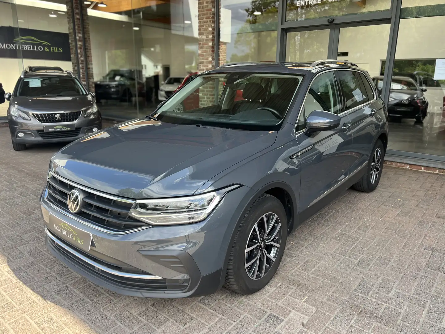 Volkswagen Tiguan 1.5 TSI ACT Life OPF***GSM 0475323828*** Gris - 2