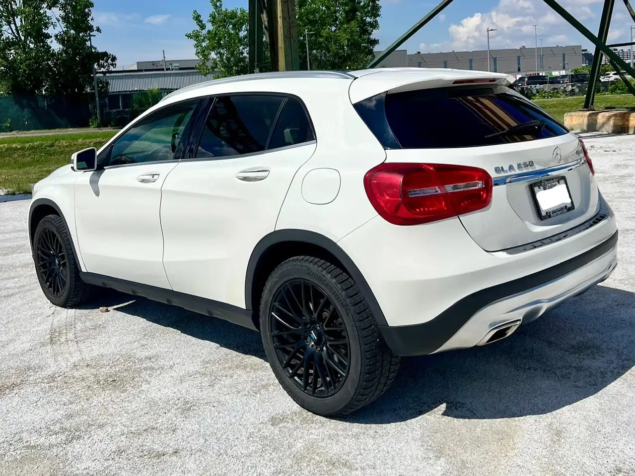 Mercedes-Benz GLA снимка Mercedes-Benz GLA