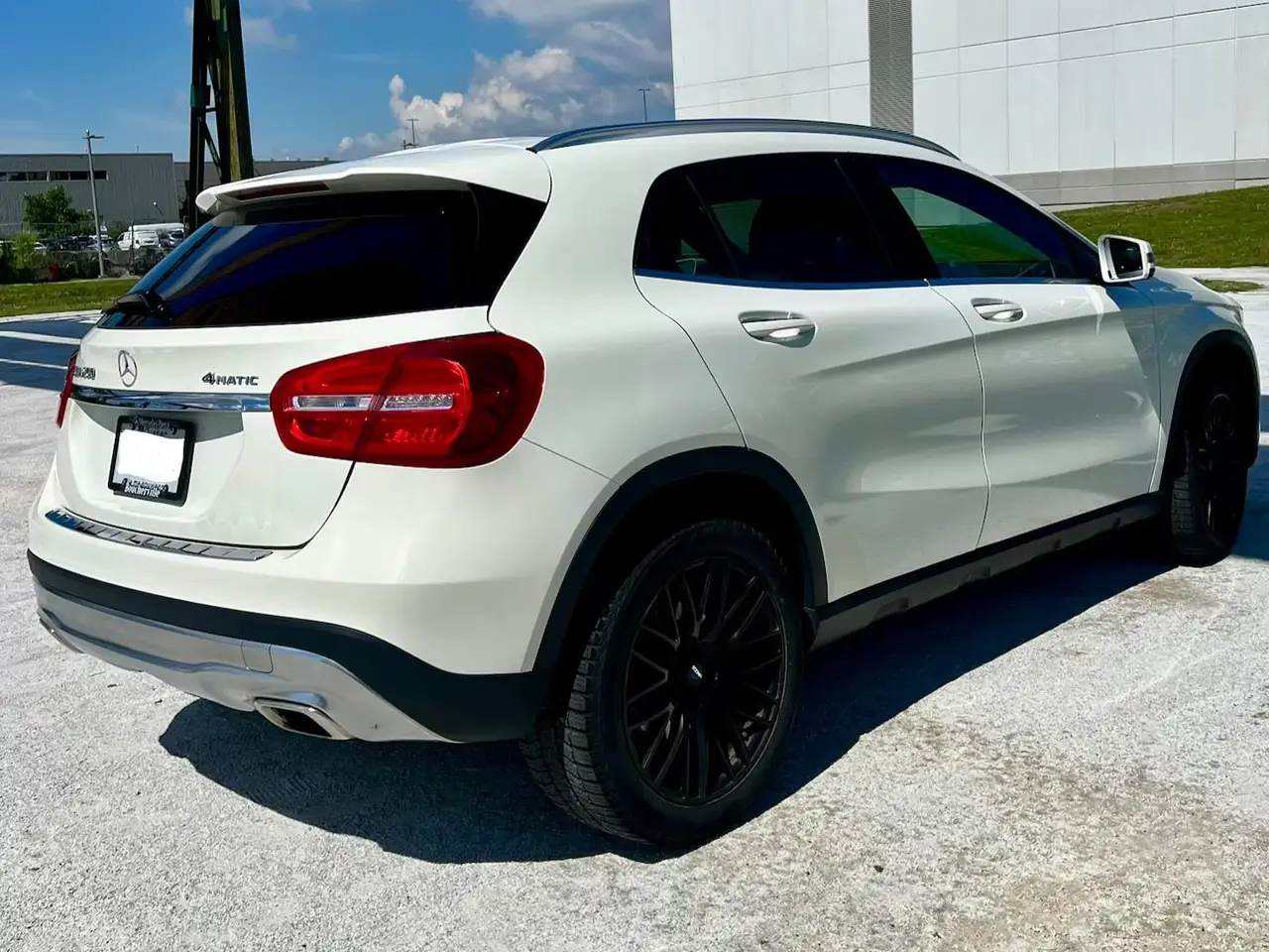 Mercedes-Benz GLA снимка Mercedes-Benz GLA