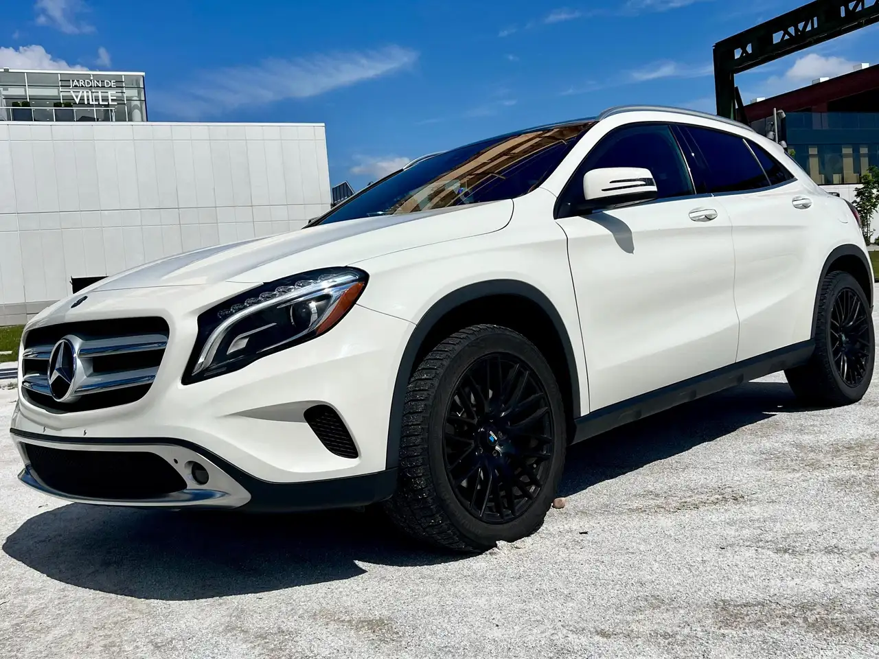 Mercedes-Benz GLA снимка Mercedes-Benz GLA