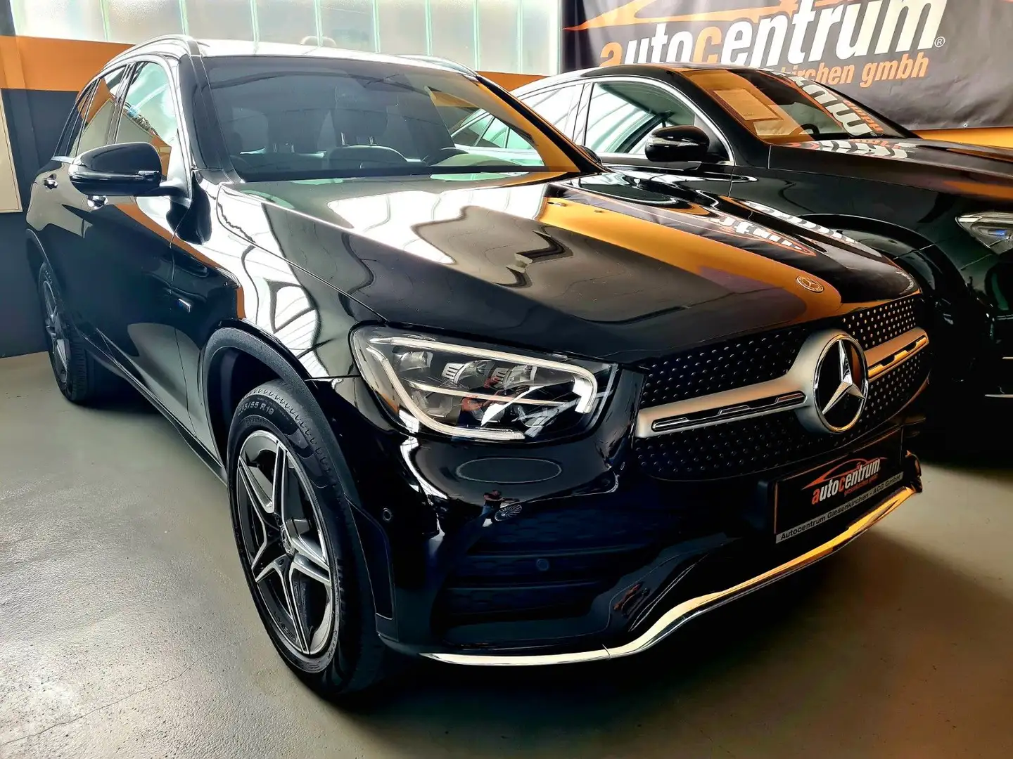 Mercedes-Benz GLC 300 de 2x AMG*Pano*MBUX+*LED*IHC*RFK*DAB*+WR Negro - 2