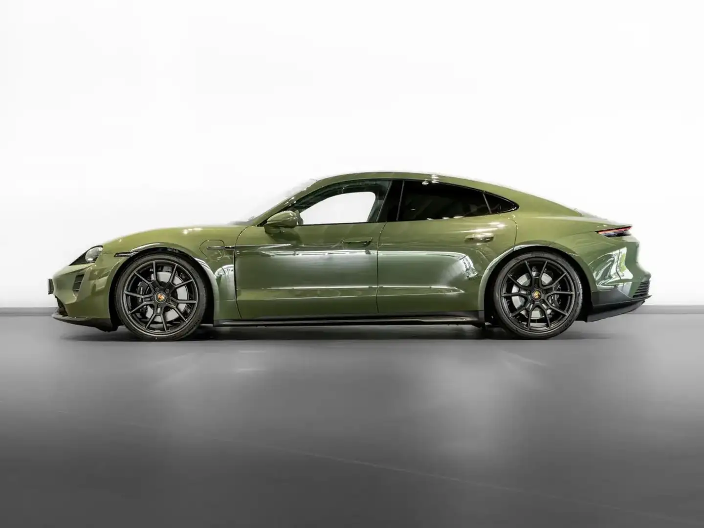 Porsche Taycan GTS Зелений - 2
