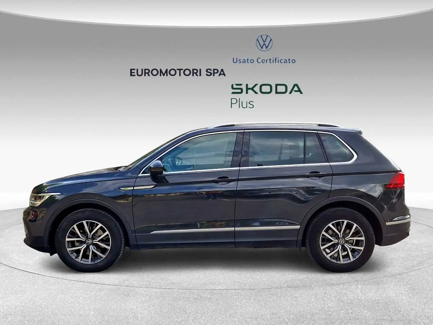 Volkswagen Tiguan 2ª serie 1.5 TSI 150 CV DSG ACT Life Gris - 2