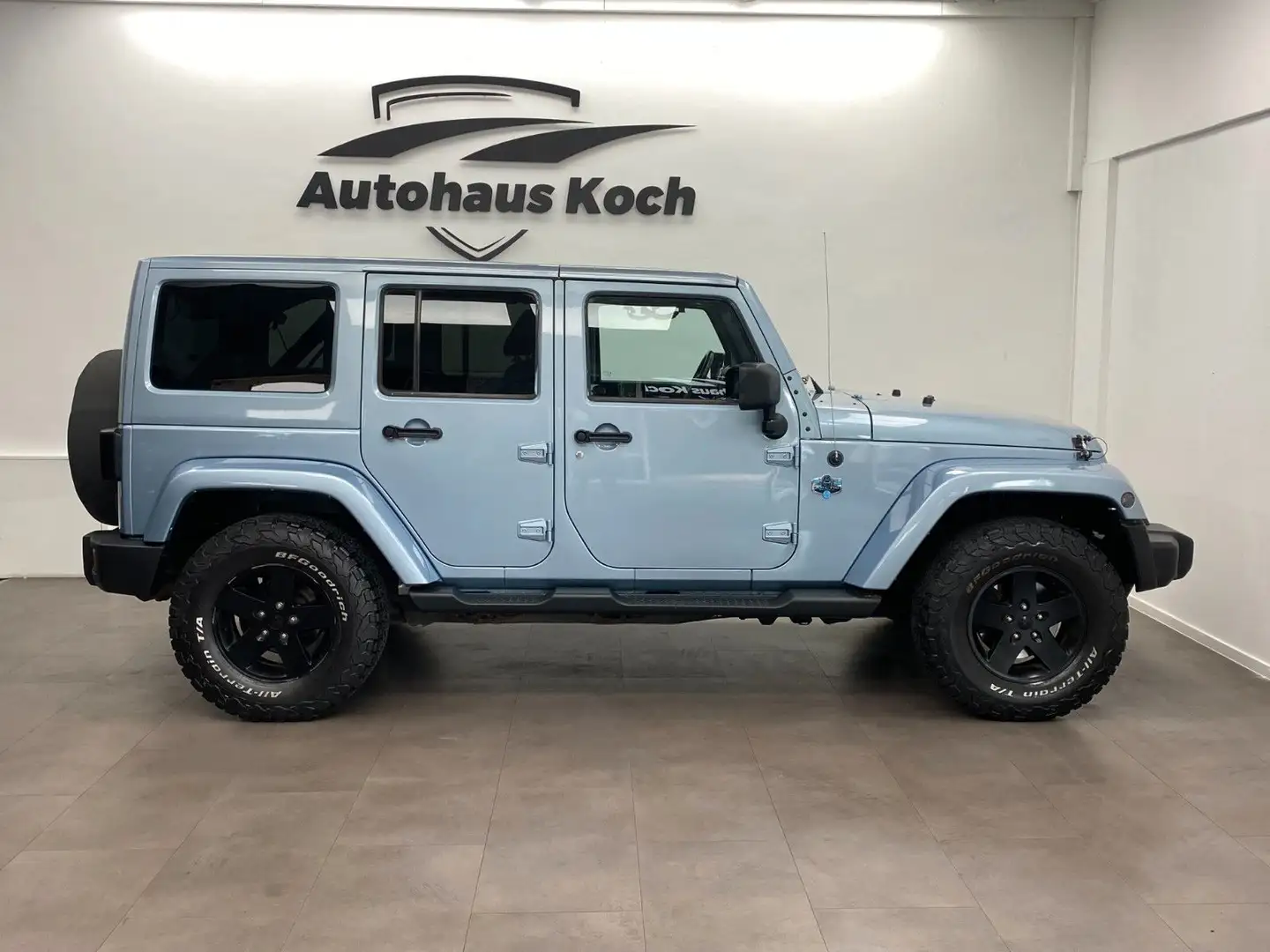 Jeep Wrangler WRANGLER UNLIMITED SAHARA "ARCTIC SONDERMODELL!" Grau - 2