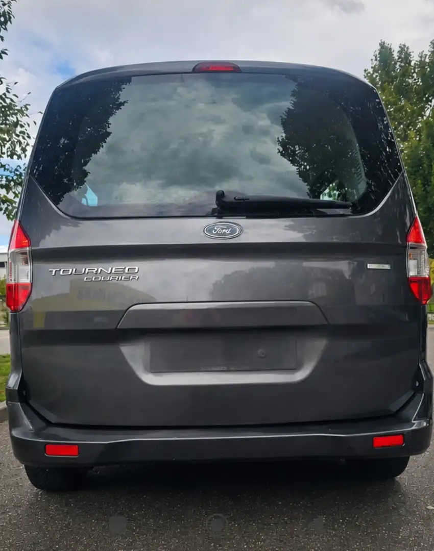 Ford Courier Ford Tourneo Courier 1.0 EcoBoost Grau - 2