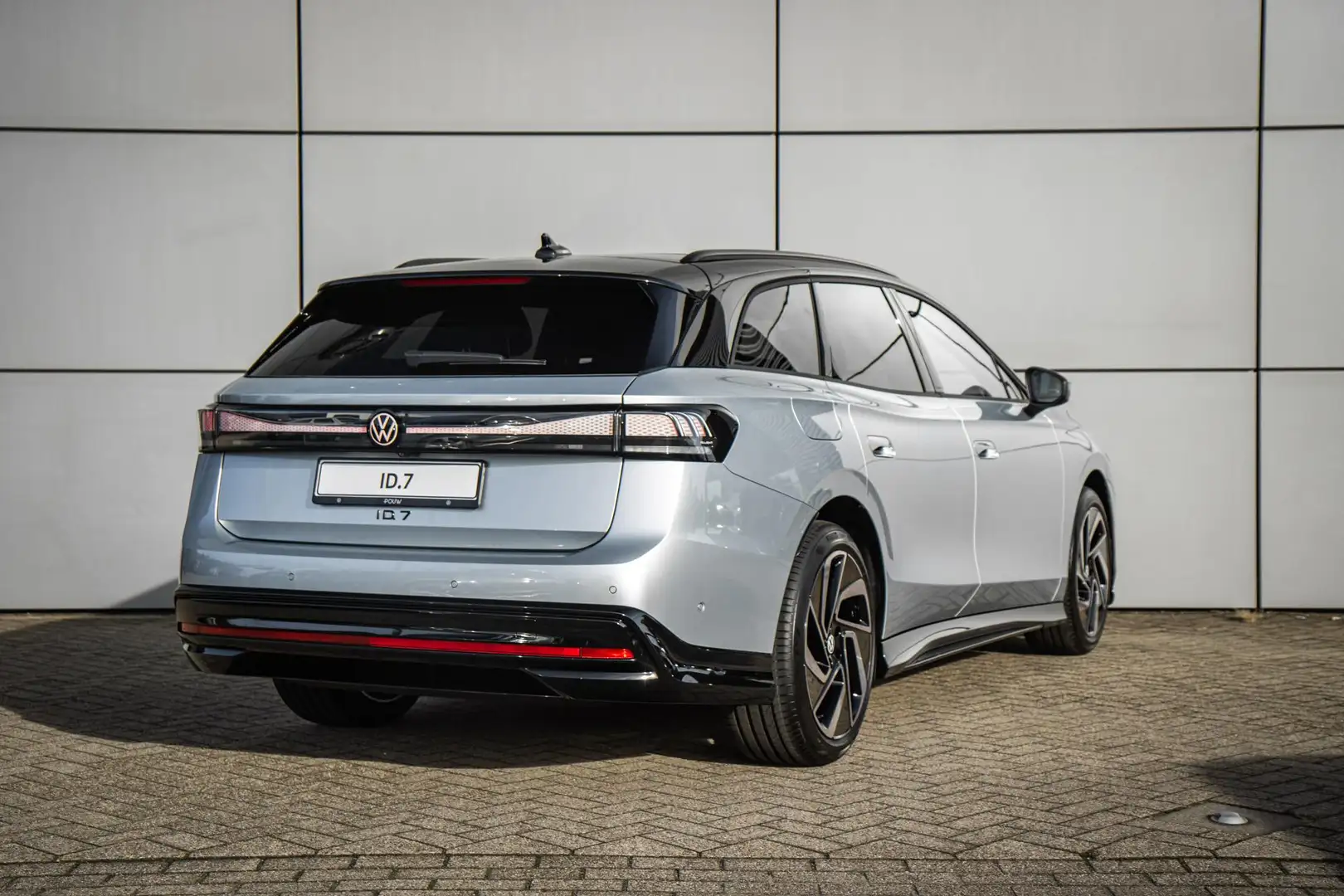 Volkswagen ID.7 Tourer Pro Limited Edition 286pk 77 kWh | Exterieu Argento - 2