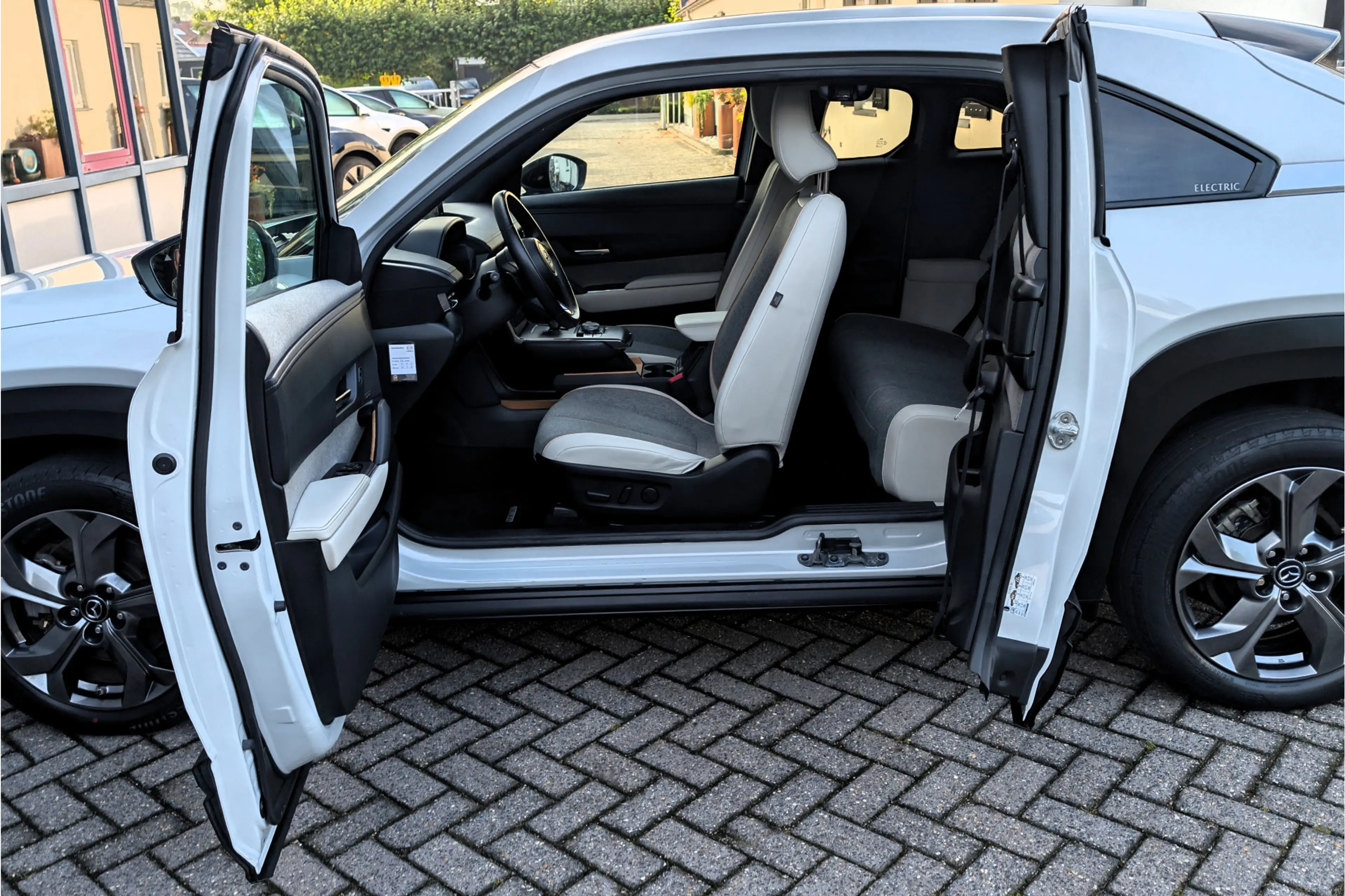Mazda MX-30 e-SkyActiv 145 First Edition 36kWh SOH 92% — photo 46