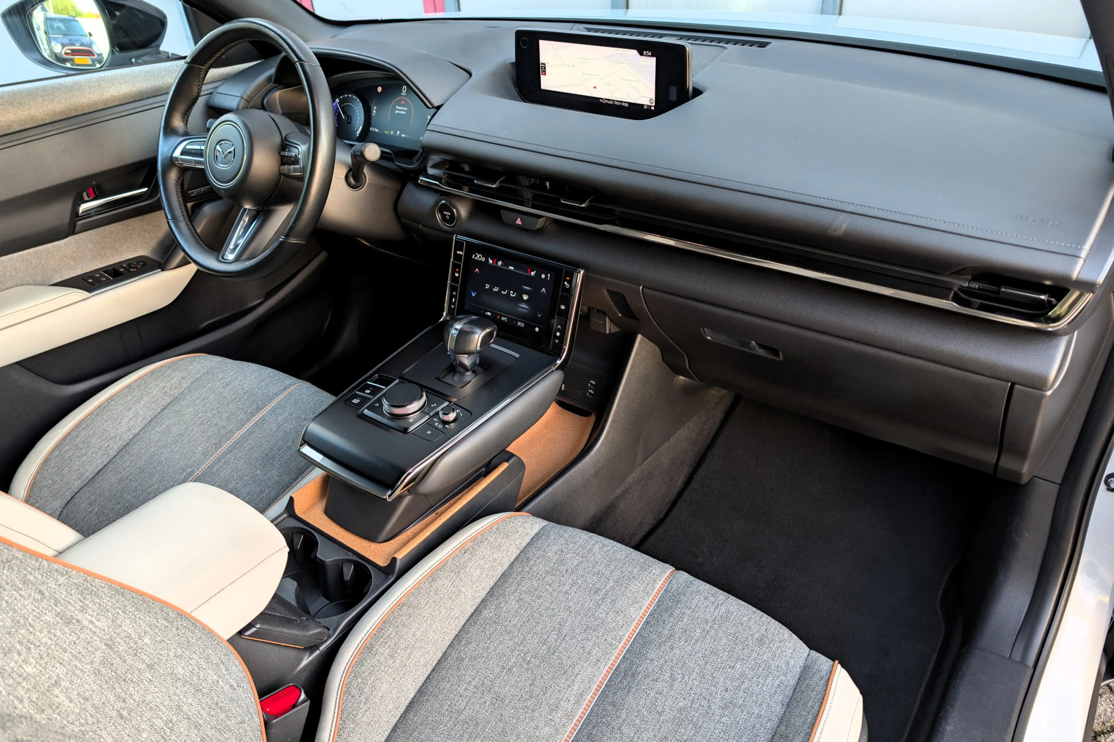 Mazda MX-30 e-SkyActiv 145 First Edition 36kWh SOH 92% — photo 12