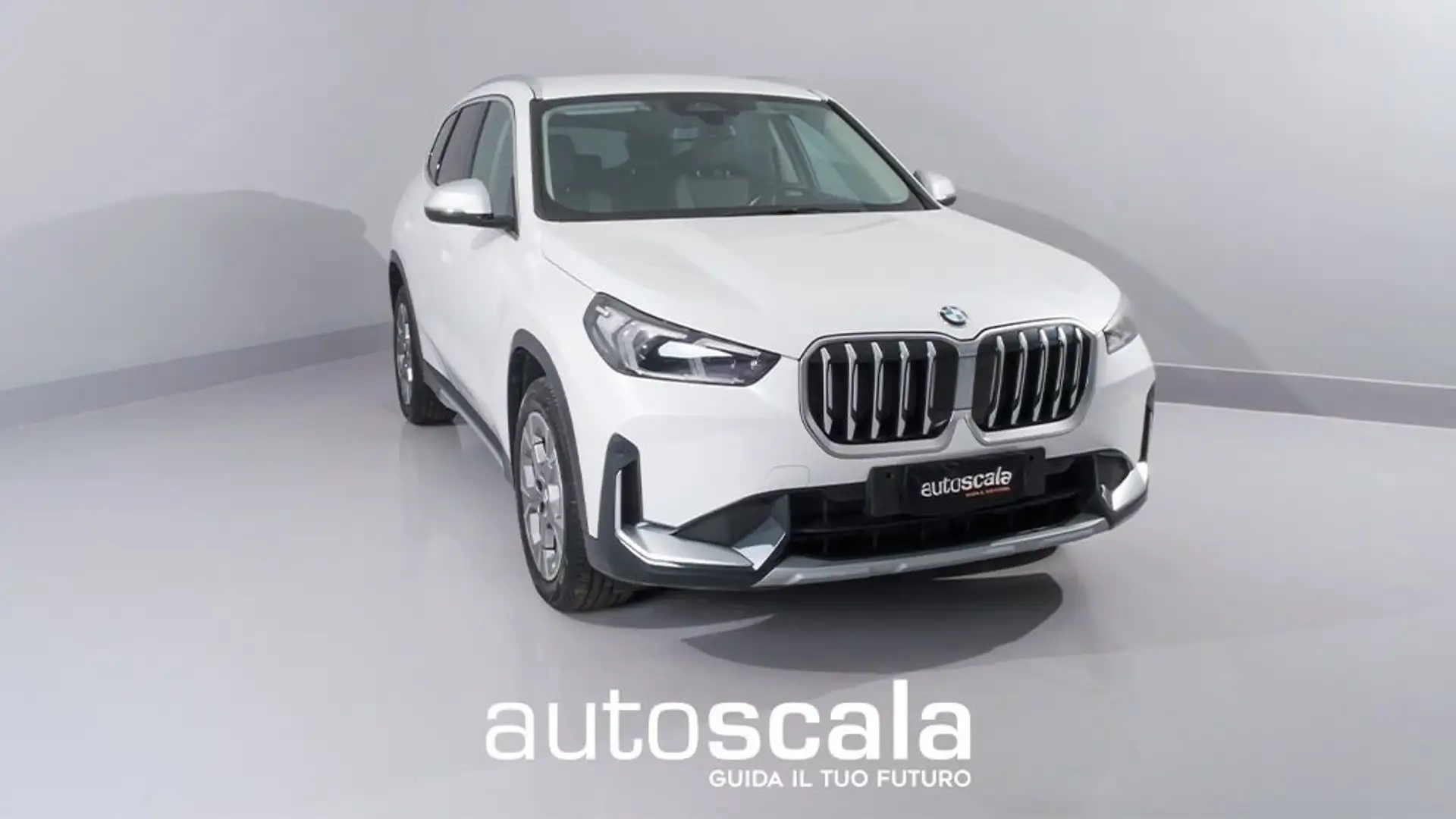 BMW X1 sDrive 18d xLine Bianco - 1