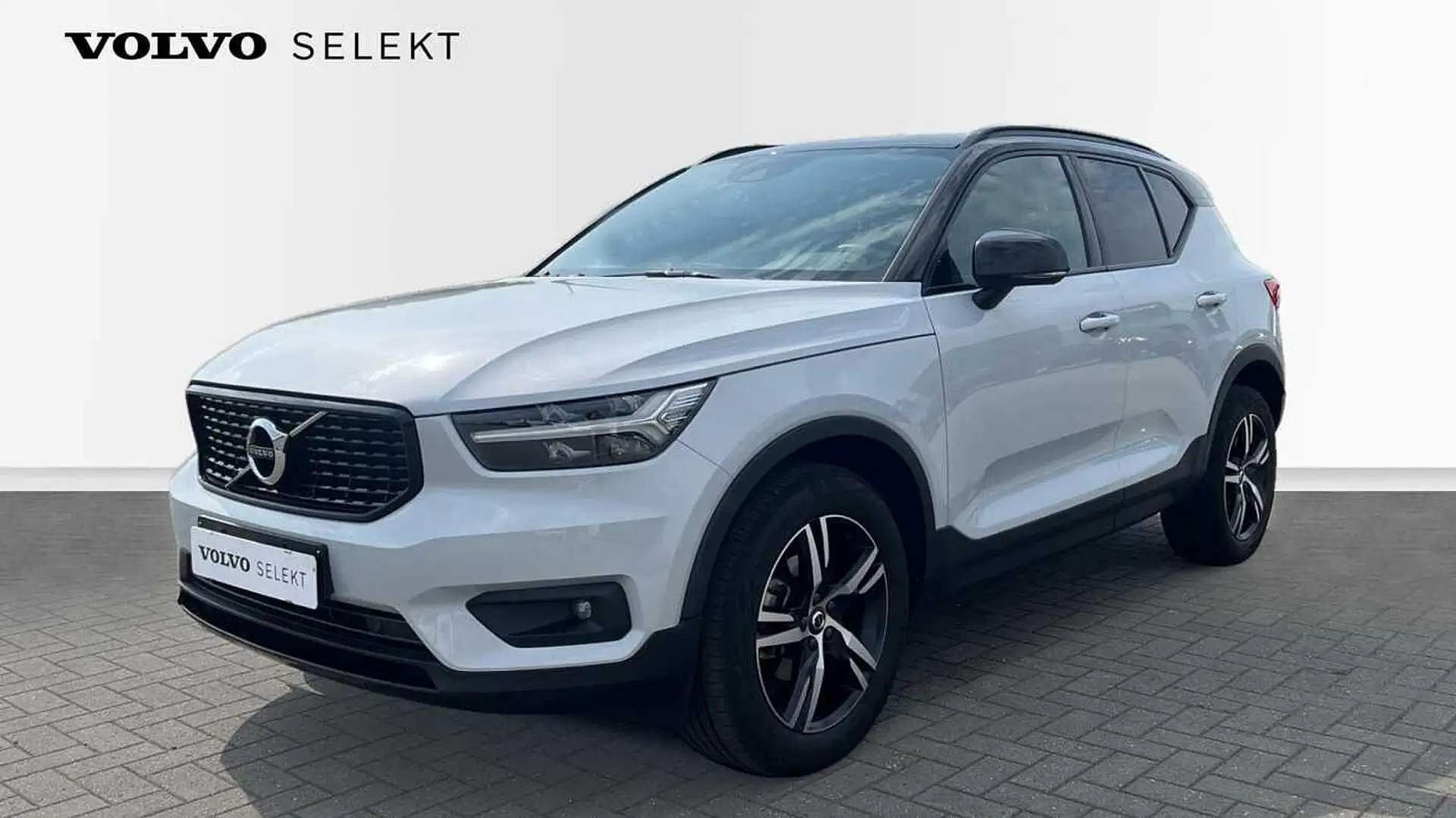 Volvo XC40 R-Design | T2 Automaat Argintiu - 1