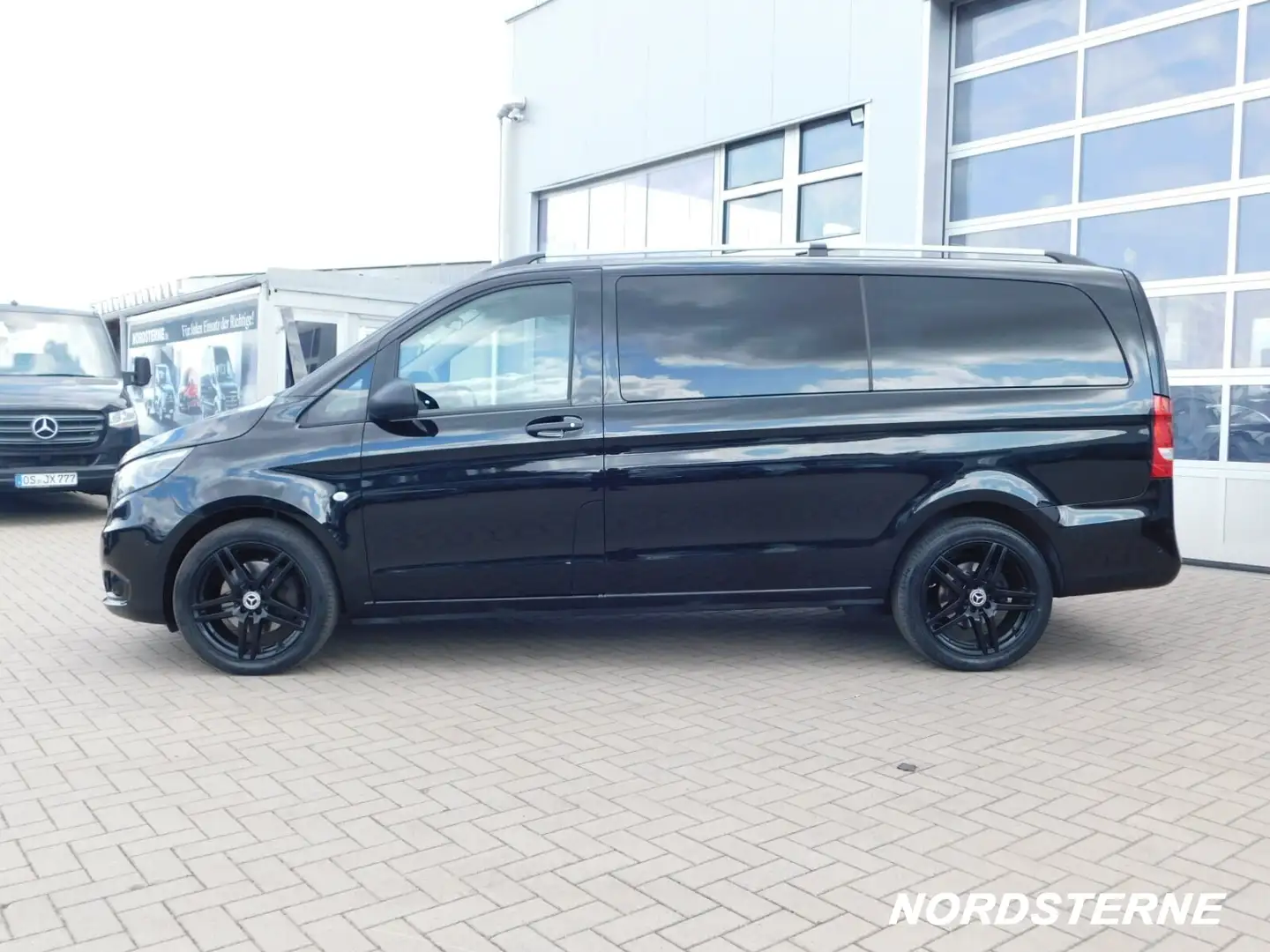 Mercedes-Benz Vito 119 CDI Tourer PRO+NAVI+KAMERA+AHK+TEMPOMAT Schwarz - 2