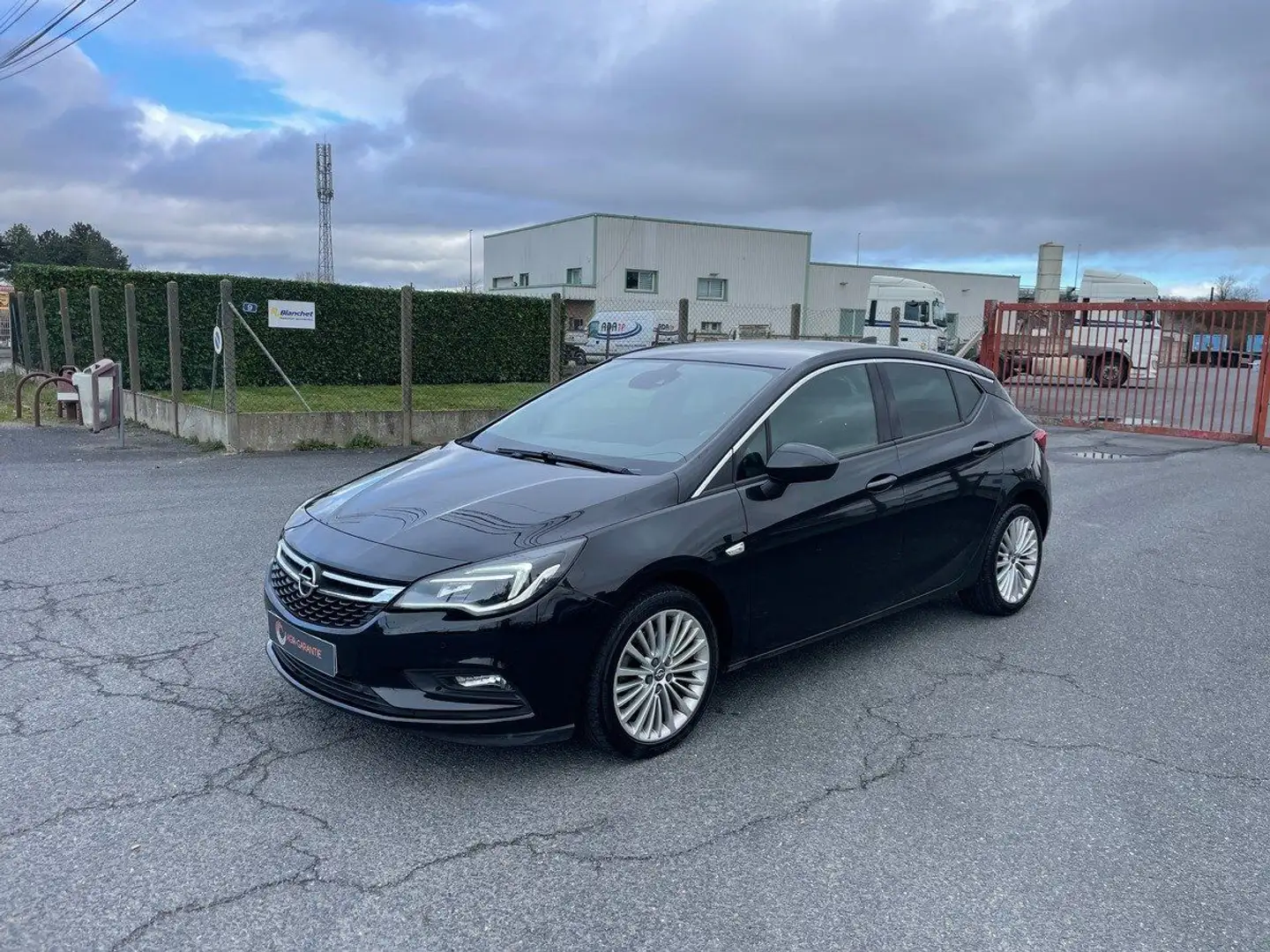Opel Astra 1.6 cdti 136 cv bva innovation garantie 12 mois Noir - 1