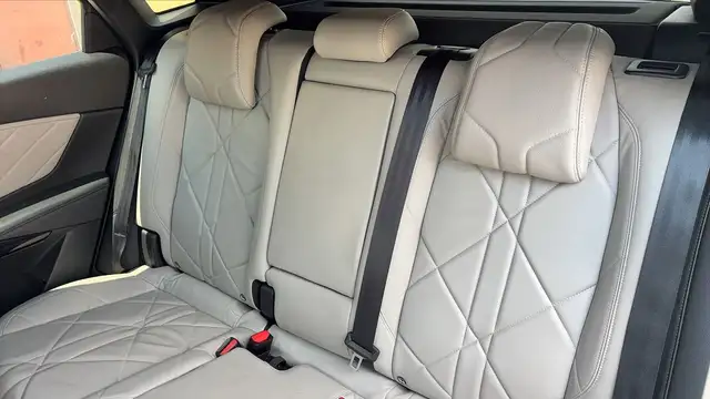 DS Automobiles DS 7 Crossback view 9