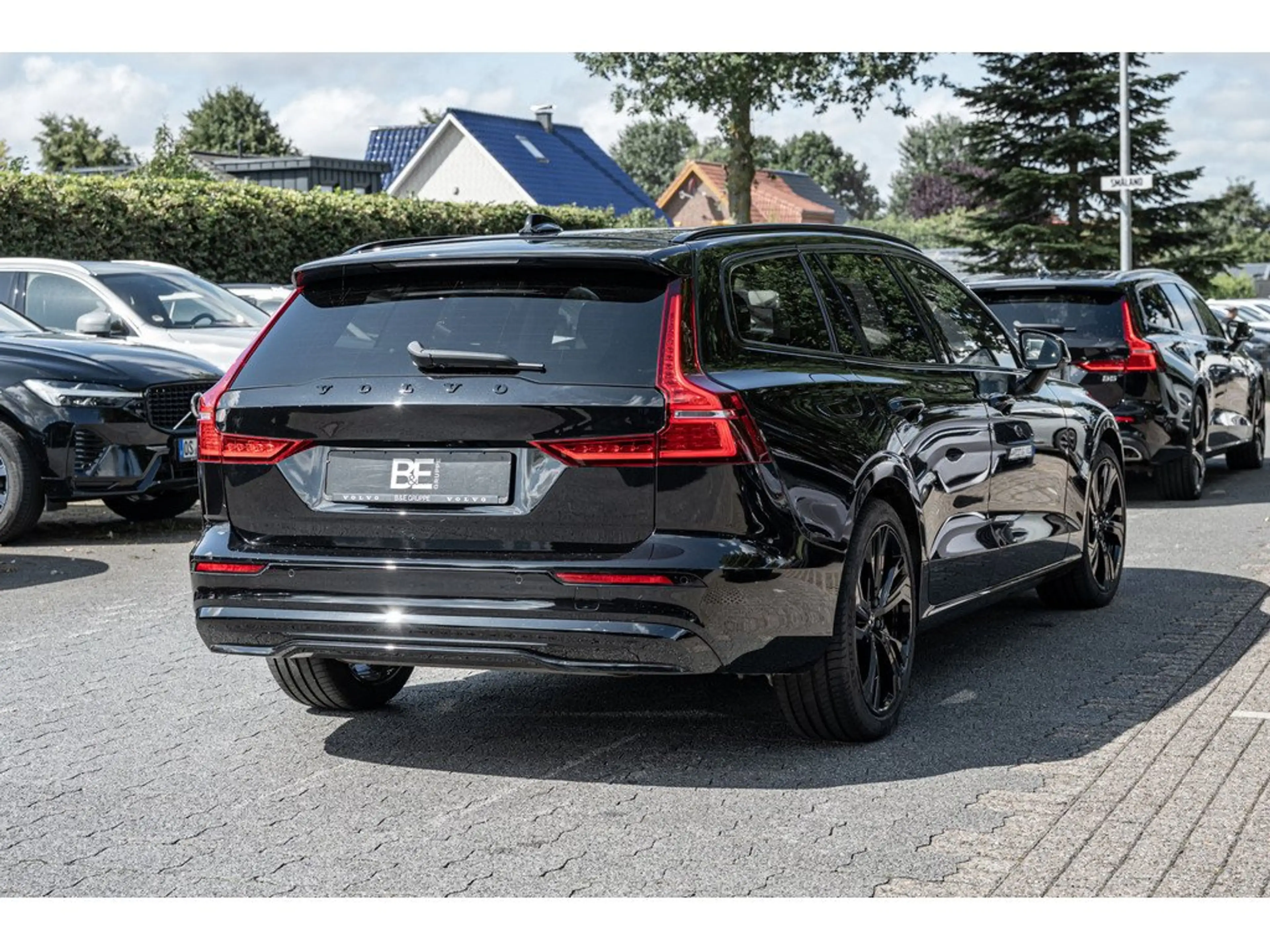 Volvo V60 B4 (D) Plus Dark PDC SHZ KAMERA H/K LED — photo 3