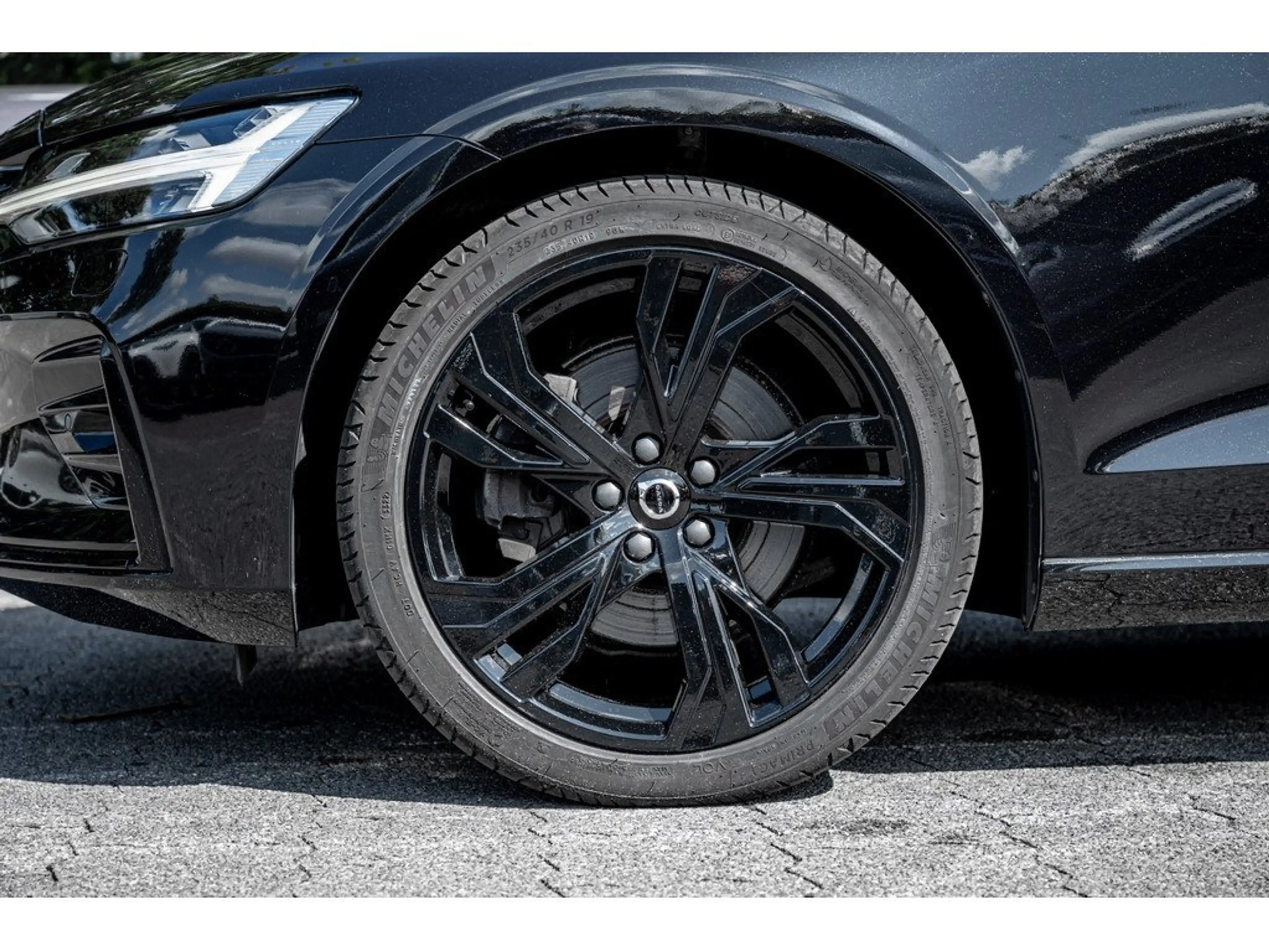 Volvo V60 B4 (D) Plus Dark PDC SHZ KAMERA H/K LED — photo 5
