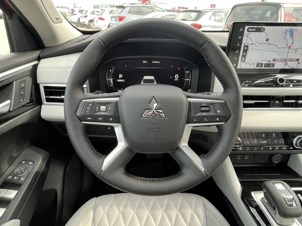 Mitsubishi Outlander снимка Mitsubishi Outlander