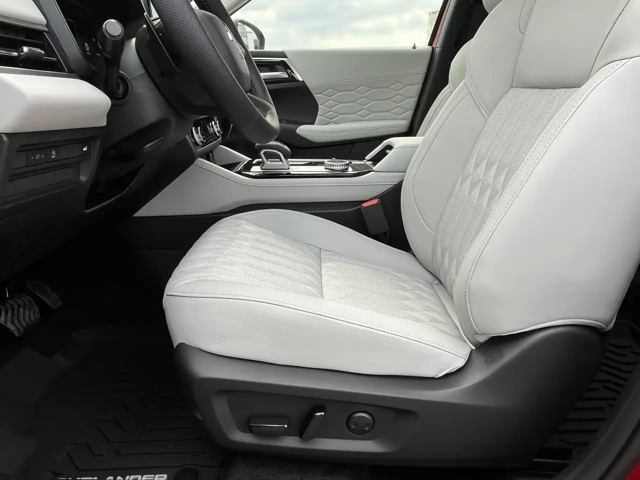 Mitsubishi Outlander снимка Mitsubishi Outlander