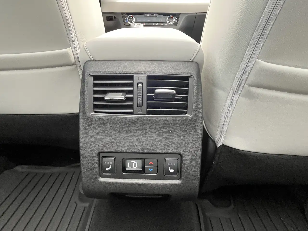 Mitsubishi Outlander снимка Mitsubishi Outlander