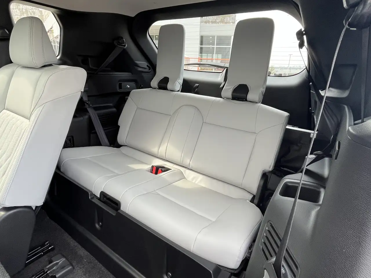 Mitsubishi Outlander снимка Mitsubishi Outlander