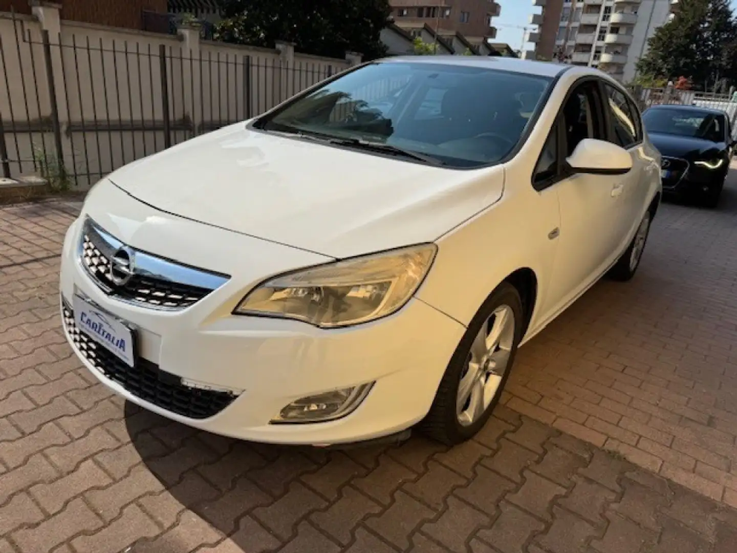 Opel Astra 1.4 Turbo 140CV 5 porte GPL Tech Cosmo Blanc - 1