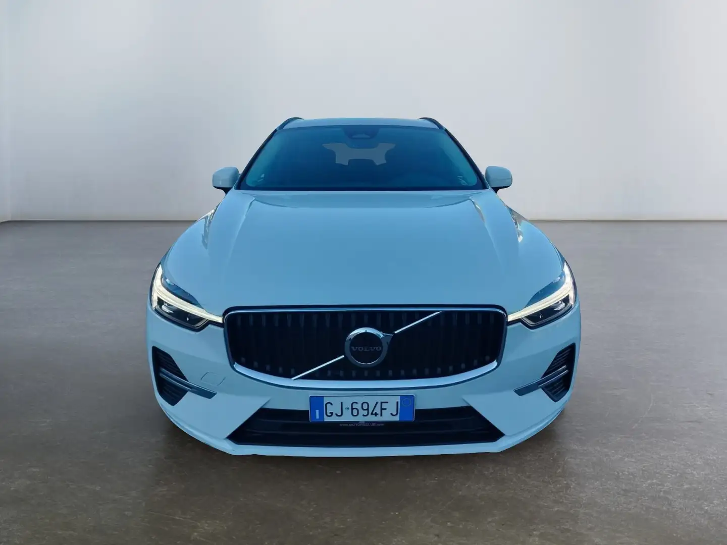 Volvo XC60 XC60 B4 automatico Essential Weiß - 2