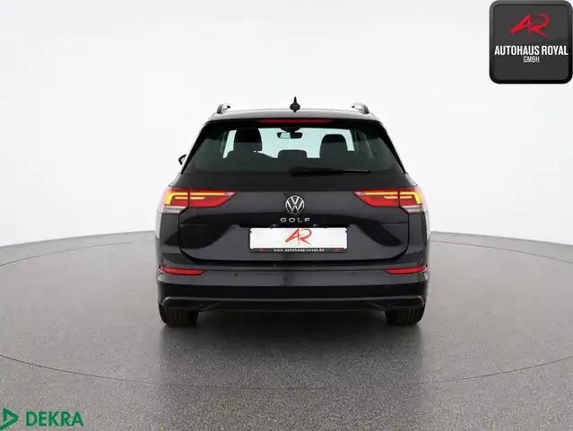 Volkswagen Golf view 4