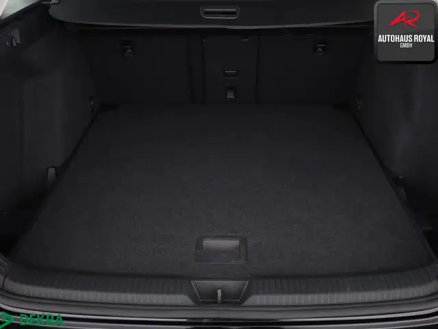 Volkswagen Golf view 12
