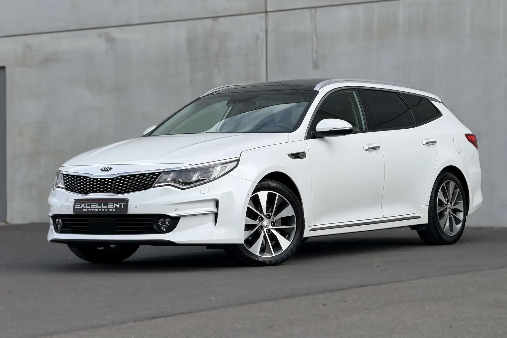 Kia Optima SW 1.7 CRDi/BOITE AUTO/FULL OPTION/GARANTIE 12 M Blanc - 1