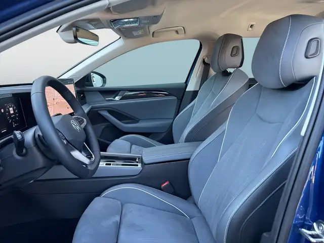 Volkswagen Passat view 9