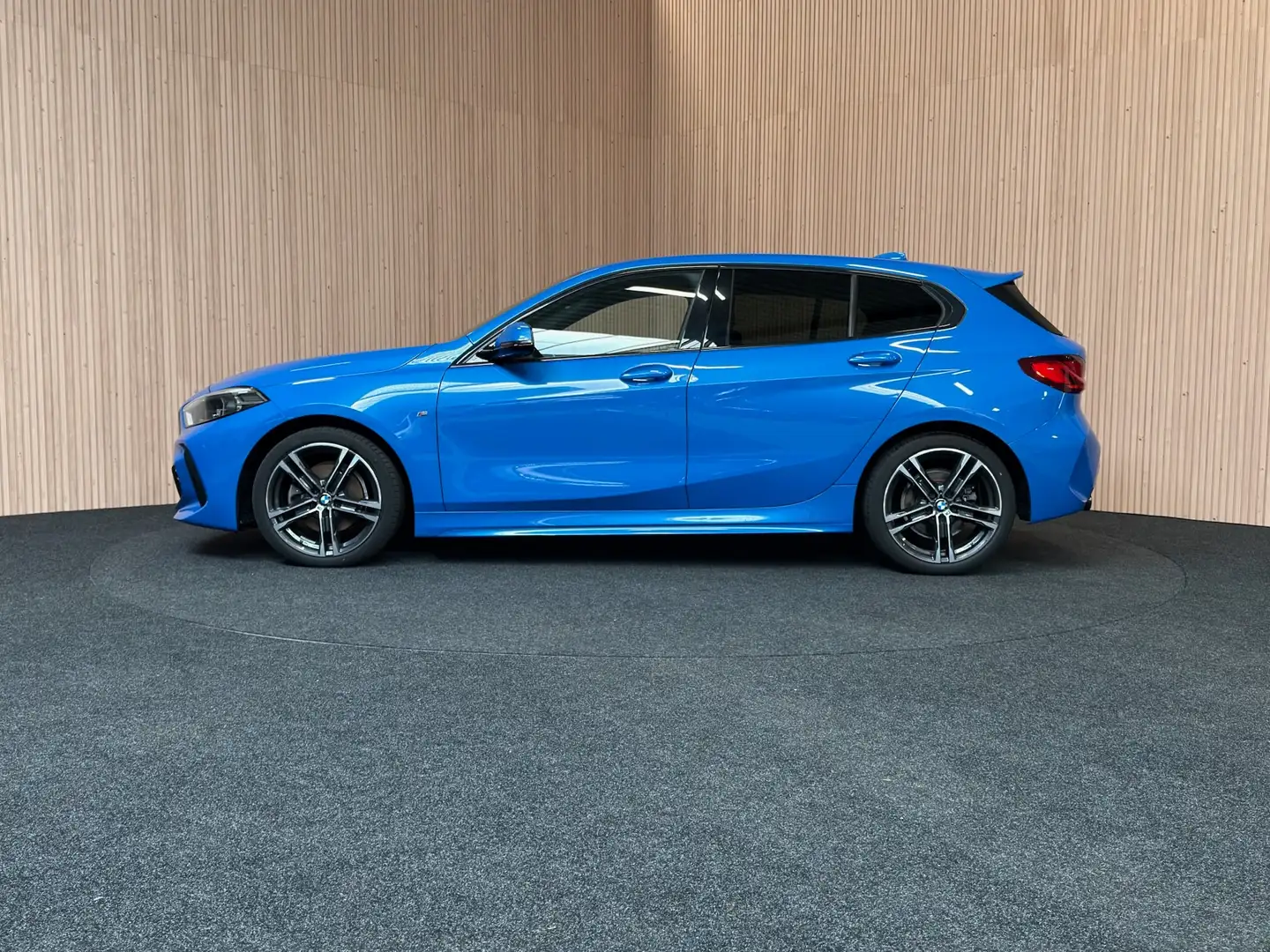 BMW 118 118i M Sport| Zonnewerende ramen| HIFI| Led| PDC Bleu - 2