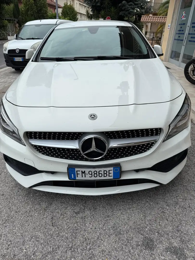 Mercedes-Benz CLA 180 Shooting Brake d Premium FL - 2