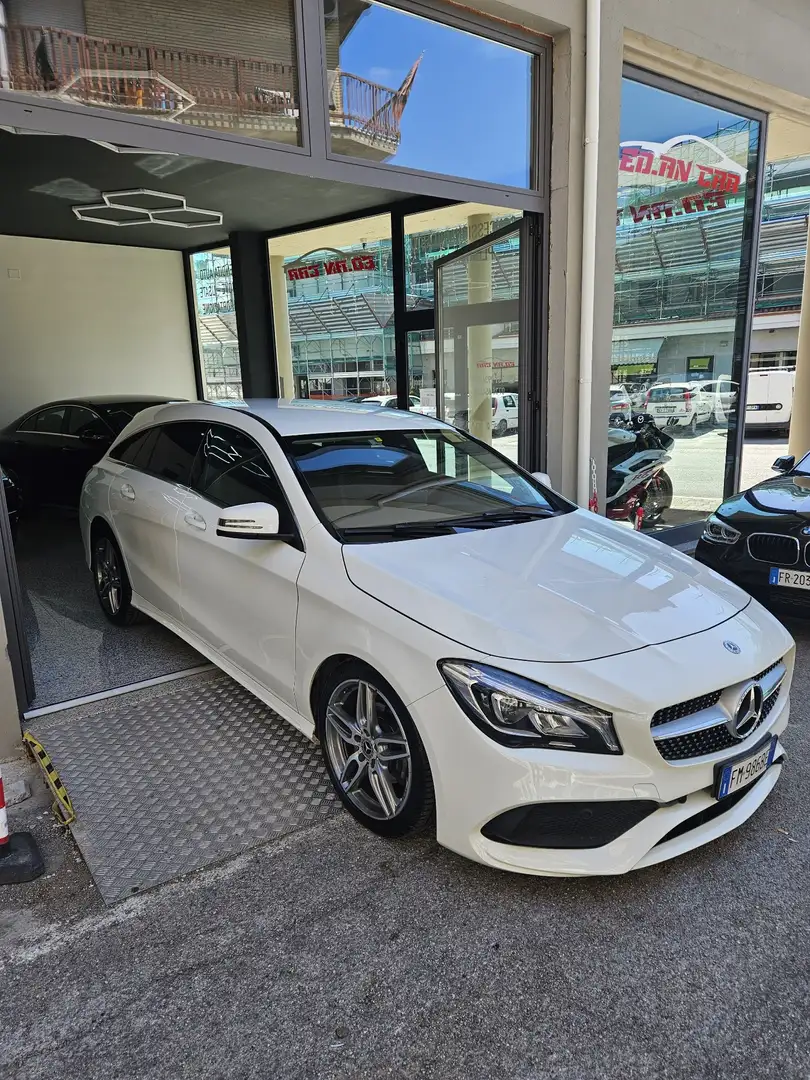 Mercedes-Benz CLA 180 Shooting Brake d Premium FL - 2