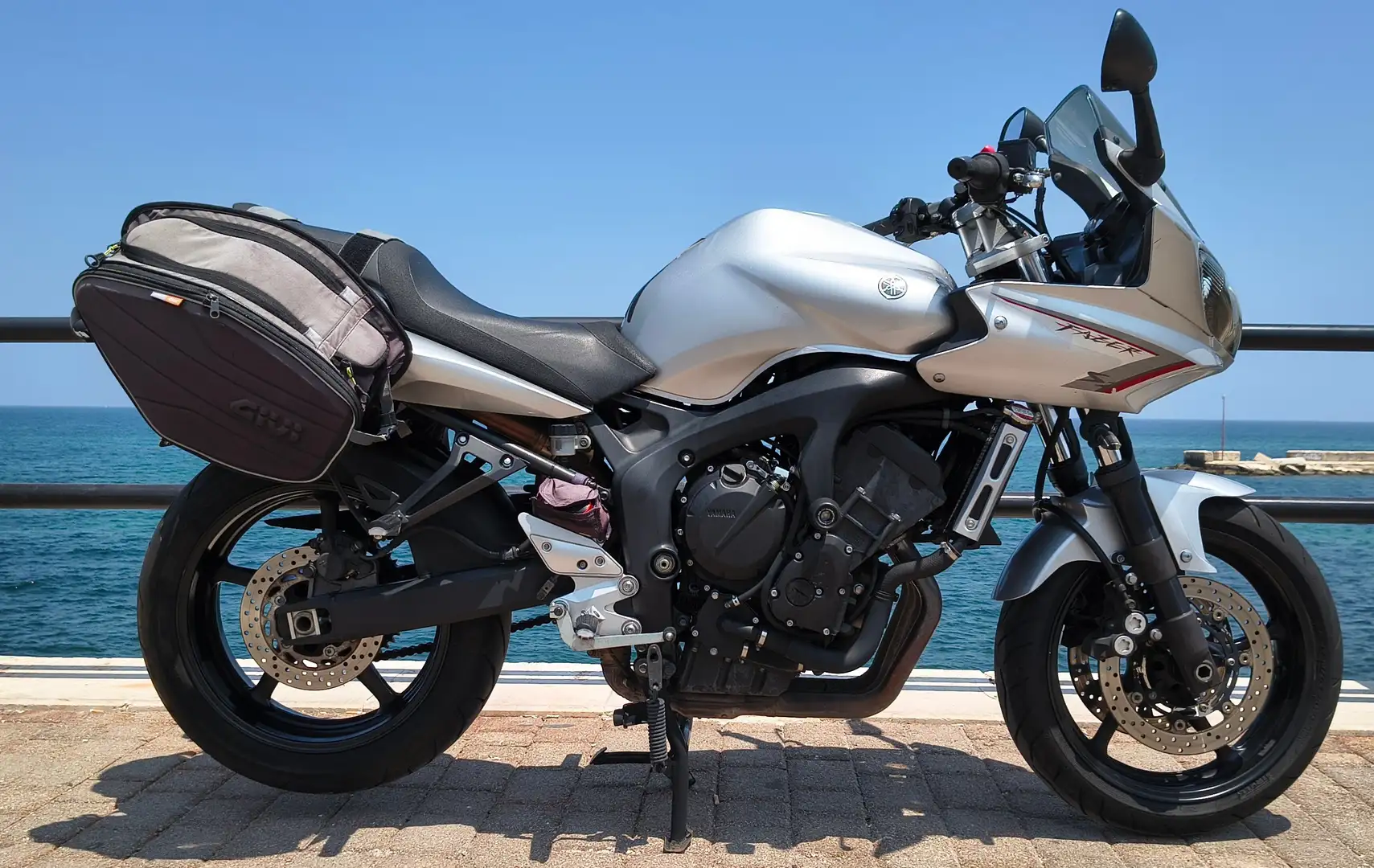 Yamaha FZ 6 Fazer Grigio - 1