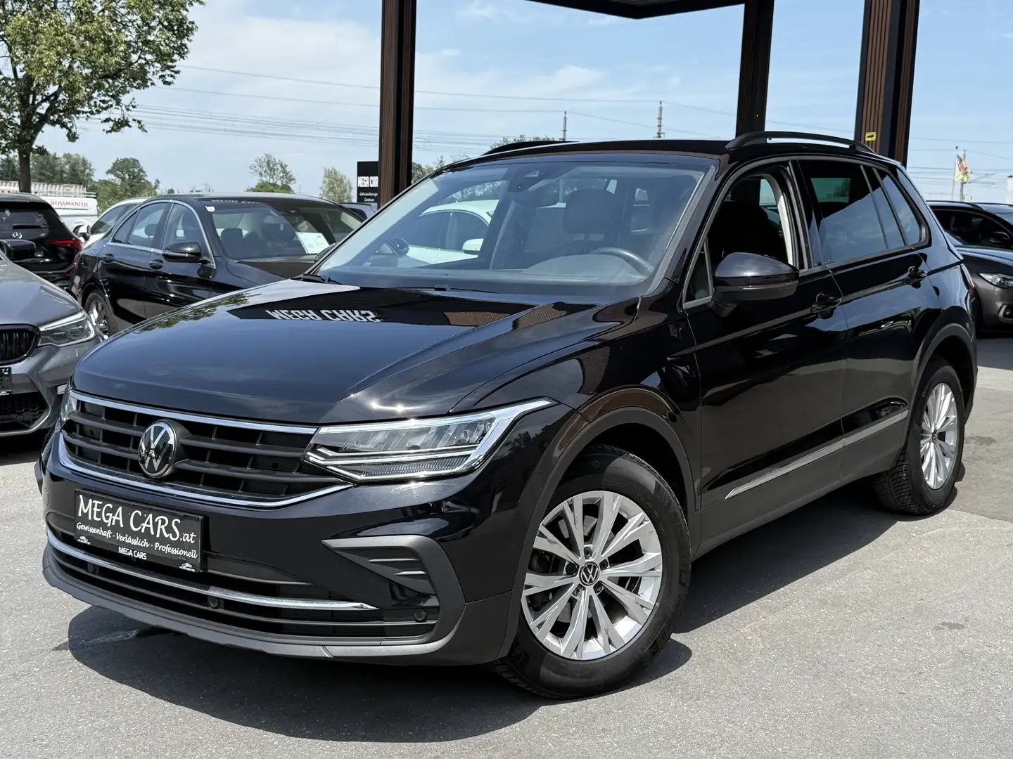 Volkswagen Tiguan Life Schwarz - 2