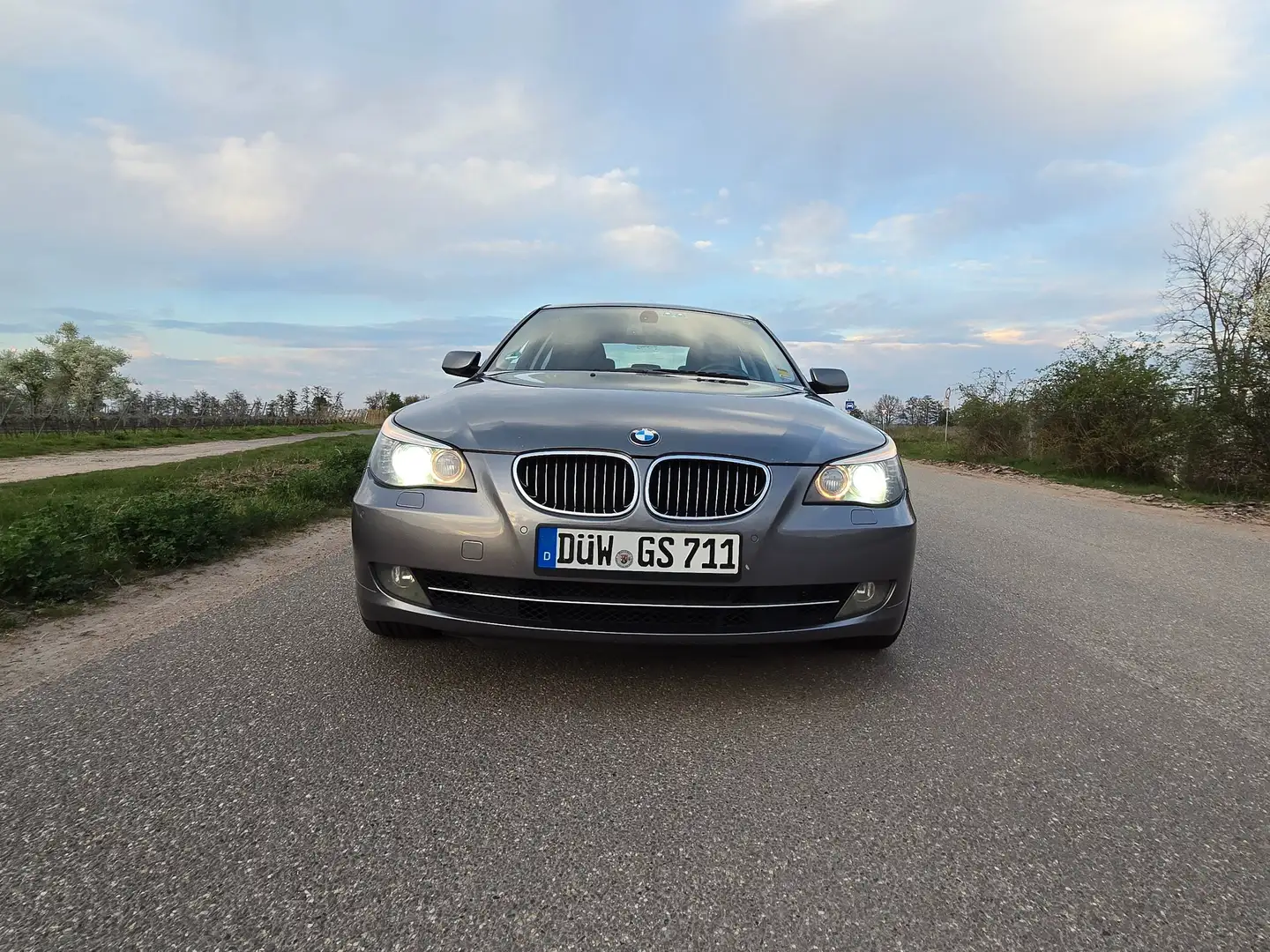 BMW 530 XDrive Silber - 2
