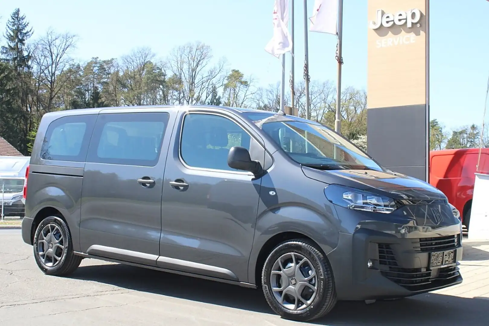 Fiat Scudo Kombi L2 H1 180PS Automatik 9Sitzplätze Vorsteu... Grau - 2