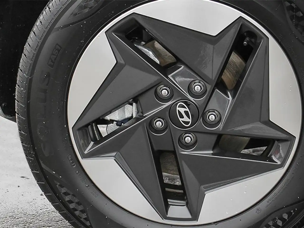 Hyundai KONA photo Hyundai KONA